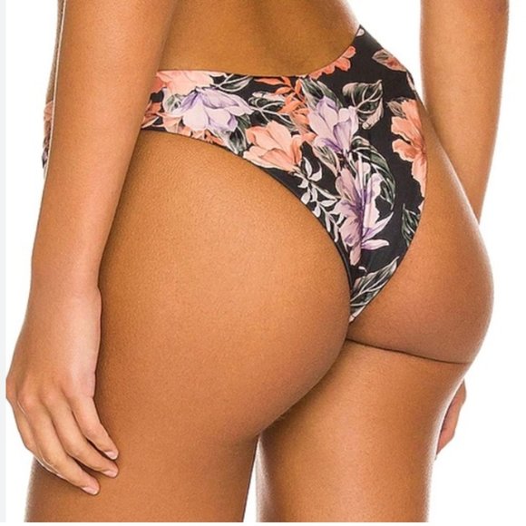 L*SPACE Camellia Bikini bottom - Picture 4 of 11